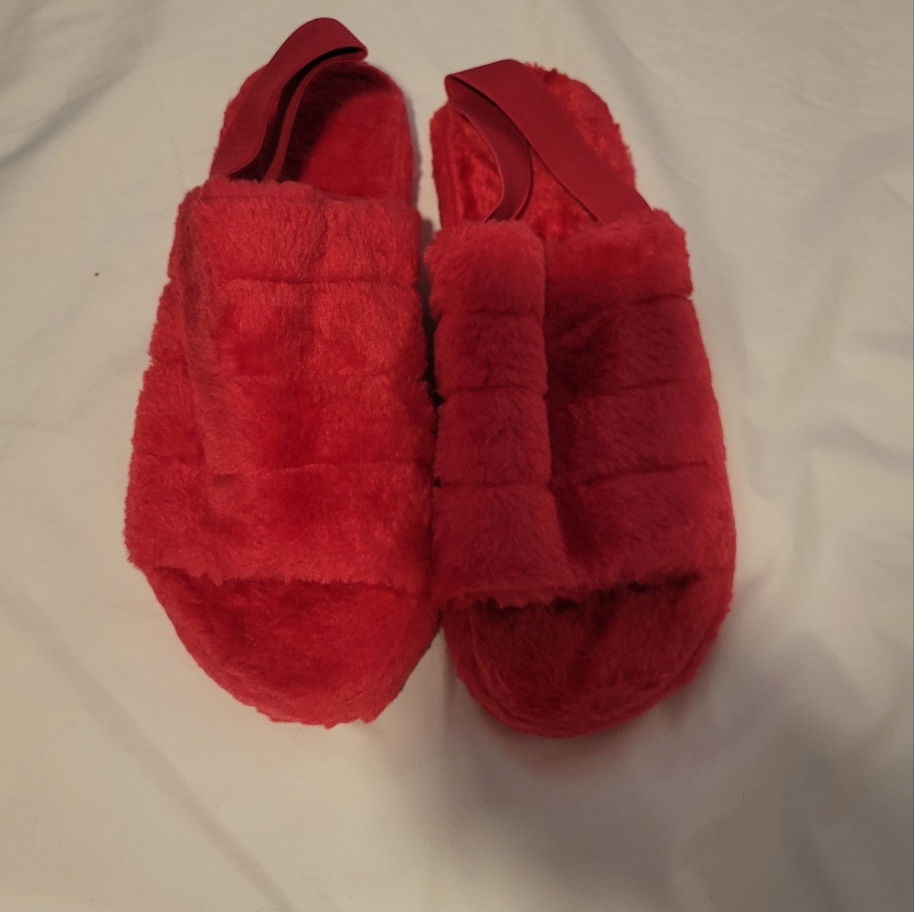 Fuzzy slippers size 9 hot pink